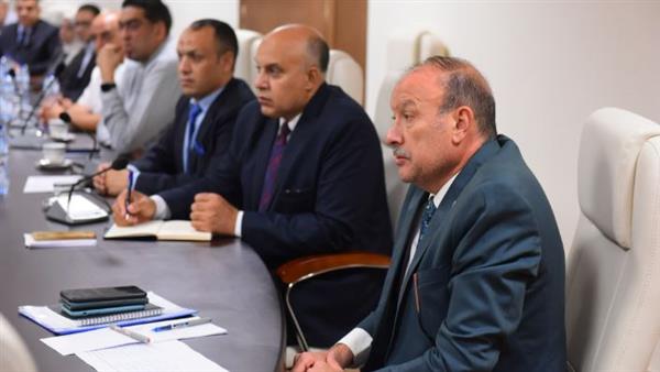 وزير العمل يعقد إجتماعًا مع مُمثلي "شركات توصيل الطلبات"..و"توريد مهمات الوقاية"