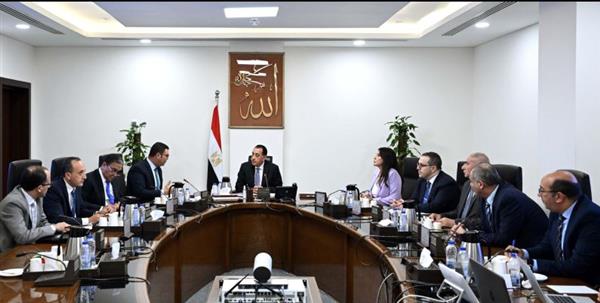 مدبولي يتابع موقف "سكن لكل المصريين"ومبادرة "بيتك في مصر" المقرر طرحها للمصريين بالخارج