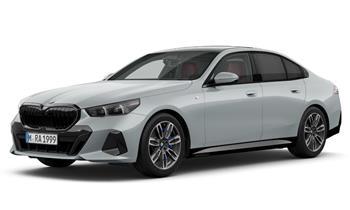 BMW تُضيف فئة جديدة من الخامسة بتوقيع M Sport