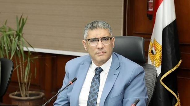 محافظ الجيزة يوجّه بسرعة بحث حالة المواطن محمد سيد صاحب محل الدهانات 