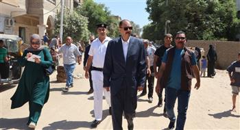   محافظ سوهاج يتفقد قرية "البربا" بجرجا ويوجّه بإحالة عدد من المسئولين للتحقيق