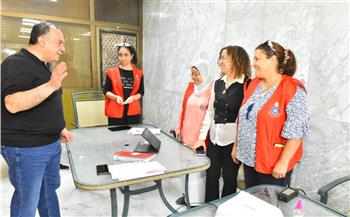   محافظ أسيوط يتابع فعاليات حملة "100 يوم صحة" 