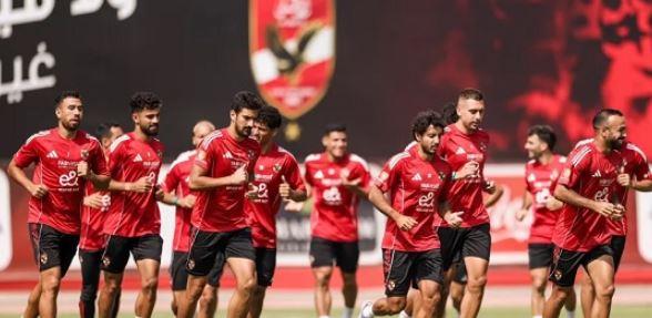 الأهلي يواصل تدريباته استعدادًا لمباراة بيراميدز بالدوري الممتاز