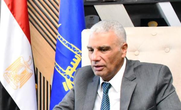 محافظ أسوان: نسعي لخلق مناخ جاذب للفرص الإستثمارية المتنوعة