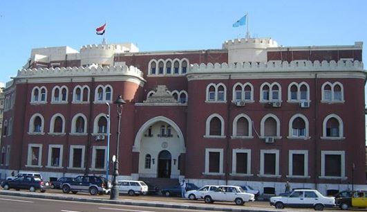 جامعة الإسكندرية تطور المدرجات الذكية وتكرم نائب رئيسها