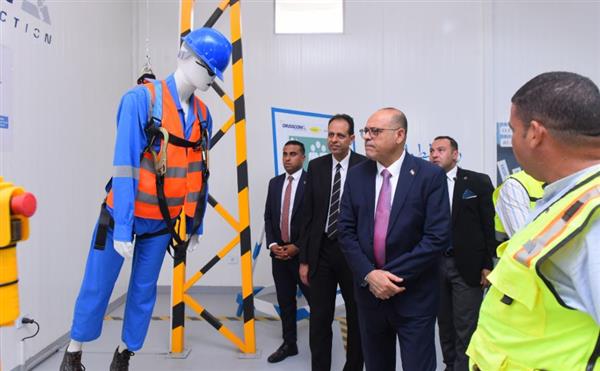 وزير العمل يزور موقع النحاس للمترو الجديد التابع لشركة اوراسكوم بالإسكندرية