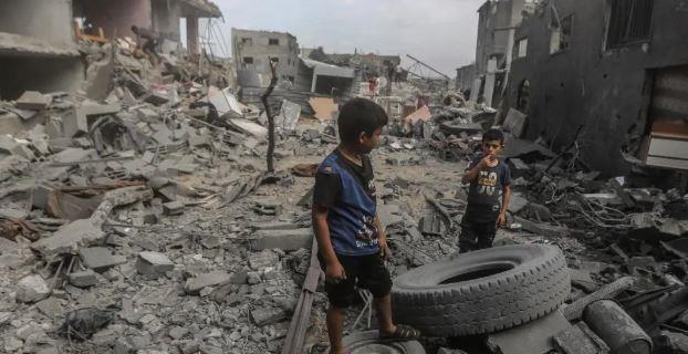 غارات إسرائيلية تحصد أرواح 21 فلسطينيًا منذ فجر اليوم في غزة