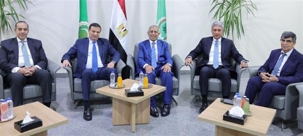 وزير السياحة يحضر تخرج الدفعة الثانية للأكاديمية العربية