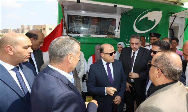 محافظ كفرالشيخ يُوجه بإنجاز طلبات المواطنين دون تعقيد