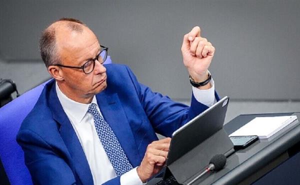 ميرتس يتوقع أن تستمر الحرب في أوكرانيا "لعدة أشهر أخرى"
