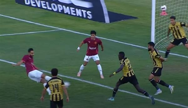 عمرو السولية يقود سيراميكا لعبور المقاولون العرب في الدوري
