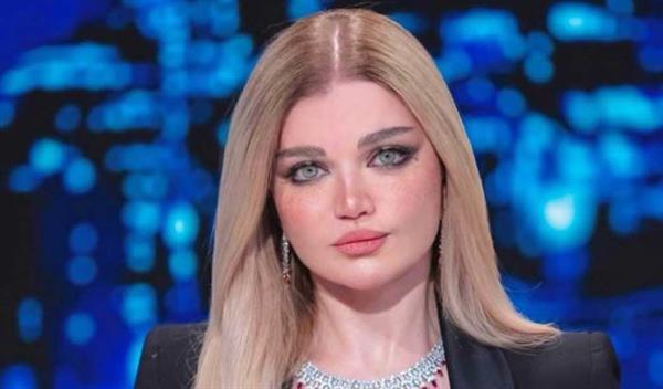 ياسمين الخطيب تدافع عن آسر ياسين بعد ظهوره بحلق