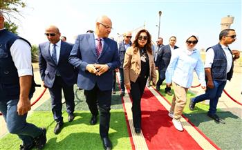   وزيرة التنمية المحلية ومحافظ القليوبية يشهدان بدء إنتاج مشروع الـ "30 مليون بيضة" بالخانكة 