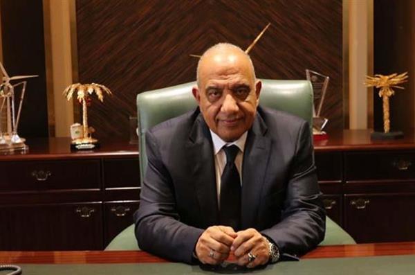 وزير الكهرباء يكرم المتميزين بشهادات عمرة