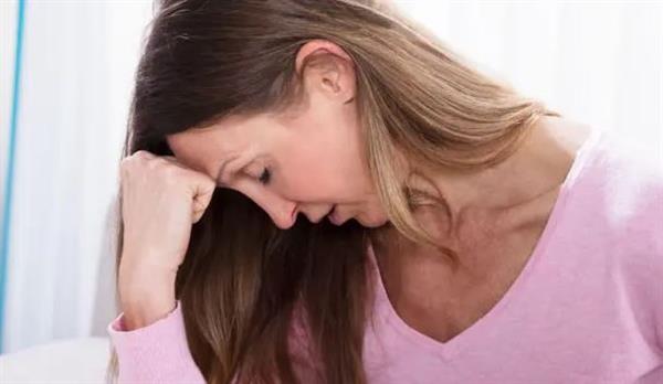 انقطاع الطمث المبكر: تحديات قبل الأربعين