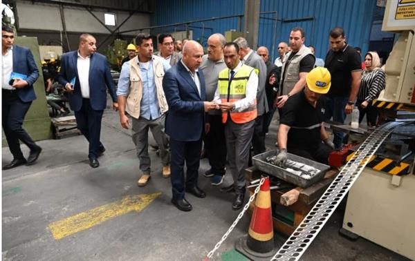 كامل الوزير يتفقد مجمع مرغم 3 بالإسكندرية لمتابعة سير الإنتاج وحل مشاكل المصانع