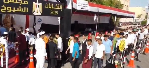 انتخابات الشيوخ.. انتظام عملية التصويت في  مدرسة تحيا مصر بالأسمرات