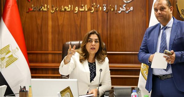 انتخابات الشيوخ.. وزيرة التنمية المحلية تتابع سير العملية الانتخابية مع المحافظين