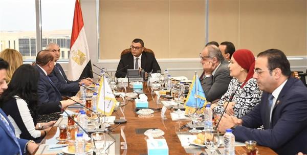 وزير الإسكان يؤكد حرصه على تقديم كل الدعم لتلبية احتياجات المصريين في الخارج