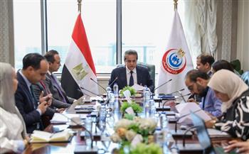   وزير الصحة يعقد اجتماعاً مع هيئتي «التأمين الصحي الشامل والرعاية الصحية»