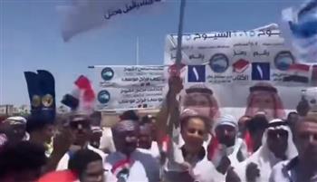   أعلام مصر ترفرف أمام لجان الاقتراع في محافظة جنوب سيناء