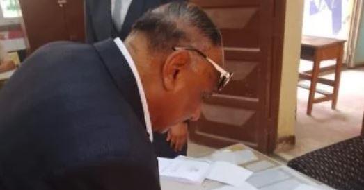 أمين حزب مستقبل وطن يدلي بصوته في انتخابات مجلس الشيوخ بالقليوبية