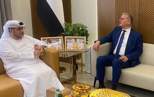 وزير البترول يبحث مع مدير الديوان الأميري بالفجيرة تعزيز التعاون بين البلدين