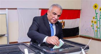   رئيس جامعة طنطا يدلي بصوته في انتخابات مجلس الشيوخ 2025