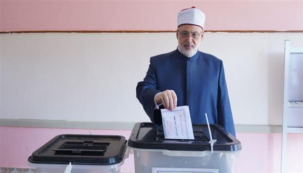 وكيل الأزهر يُدلي بصوته في انتخابات الشيوخ 2025