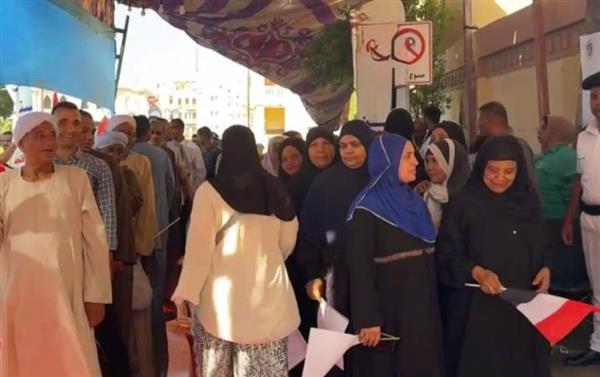 توافد الناخبين على لجان الاقتراع بالأقصر في اليوم الثاني لانتخابات الشيوخ