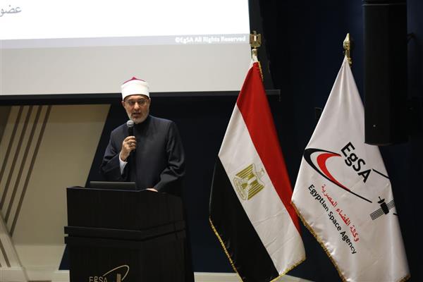 المفتي يطالب بتضمين «فقه الفضاء» في مناهج الشريعة