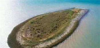   تلون مياه بحيرة طبرية باللون الأحمر يثير جدلا دينيا وسياسيا
