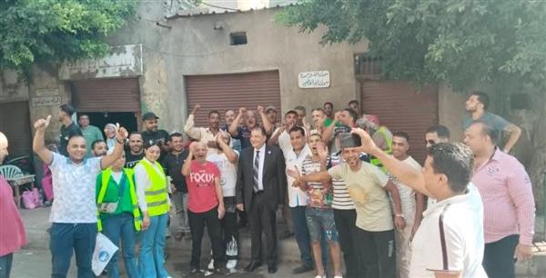 استقبال حافل من أهالي اللبان بالإسكندرية لـ " البديوي" خلال الإدلاء بصوته فى انتخابات الشيوخ
