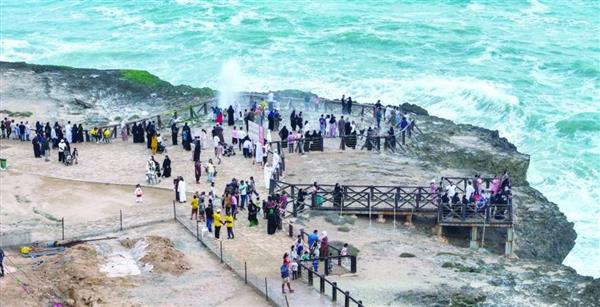 ظُفار والصرب.. مقصدا سياحيا طوال العام لكل العرب والأجانب