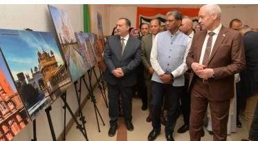 محافظ أسيوط والسفير الهندي يفتتحان المهرجان الثقافي الهندي بقصر ثقافة أسيوط