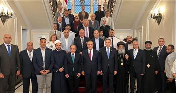   وزير الخارجية يلتقي بأعضاء الجالية المصرية في اليونان