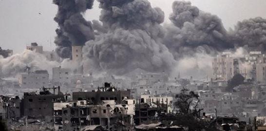 صحة غزة: انتشال 3 شهداء جراء استهداف الاحتلال شقة سكنية بمخيم الشاطئ