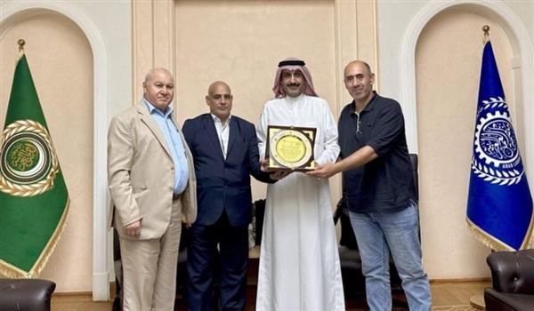 تقديراً لمواقفه الداعمة.. اتحاد عمال فلسطين يكرّم فايز المطيري