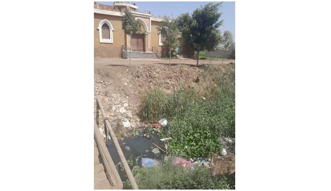 أهالي"الصعيدي" و"الشدايدة" لـ محافظ القليوبية: مصرف "طنان" مركز للأوبئة.. ونطالب بتغطيته