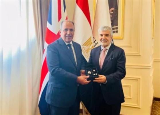 رئيس الجامعة البريطانية يستقبل السفير التشيلي لبحث سبل التعاون المشترك