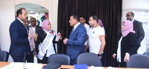 شعيب يشارك فى ختام فعاليات تدريب برنامج المرأة تقود بمطروح