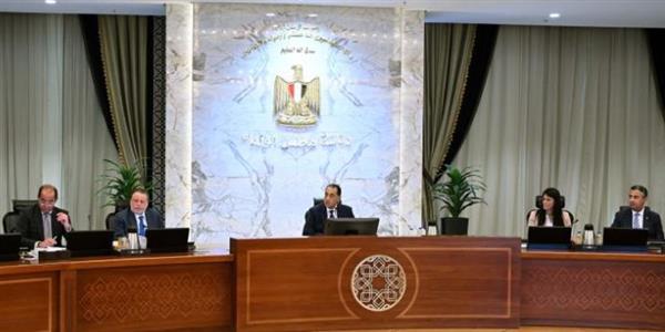 رئيس الوزراء يترأس اجتماع المجموعة الوزارية الاقتصادية