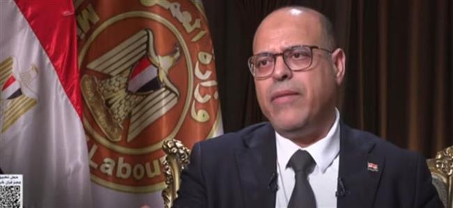وزير العمل: تحرير العقد مهم لضمان الأجر العادل والتأمين الطبي والتأمينات الاجتماعية