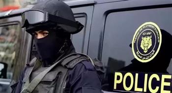   ضبط شخص بالقاهرة لقيامه بالنصب على المواطنين بزعم قدرته على توفير فرص عمل بالخارج