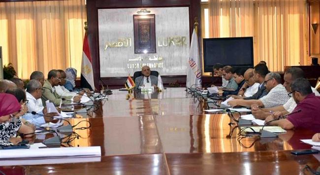 محافظ الأقصر يوجه بسرعة الإنتهاء من ملف التقنين ومراجعة جميع المبانى