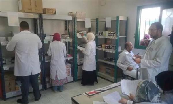 فحص 1085 مريضا في قافلة طبية بمركز إهناسيا ببني سويف ضمن "حياة كريمة"