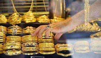   الذهب يرتفع بأكثر من 3% في أسبوع وسط ضغوط اقتصادية وجيوسياسية