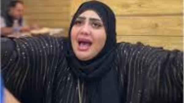 مقاطع خادشة وغسيل أموال.. محاكمة البلوجر أم سجدة اليوم