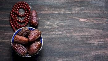   هل كان النبي يصوم يوم الإثنين احتفالا بيوم مولده؟