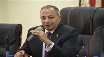 محافظ بورسعيد يشهد دورة تدريبية حول المناهج المطورة والتطوير المهني للمعلمين